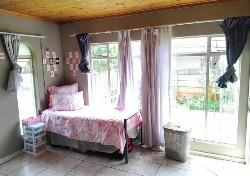 To Let 10 Bedroom Property for Rent in Die Bult North West